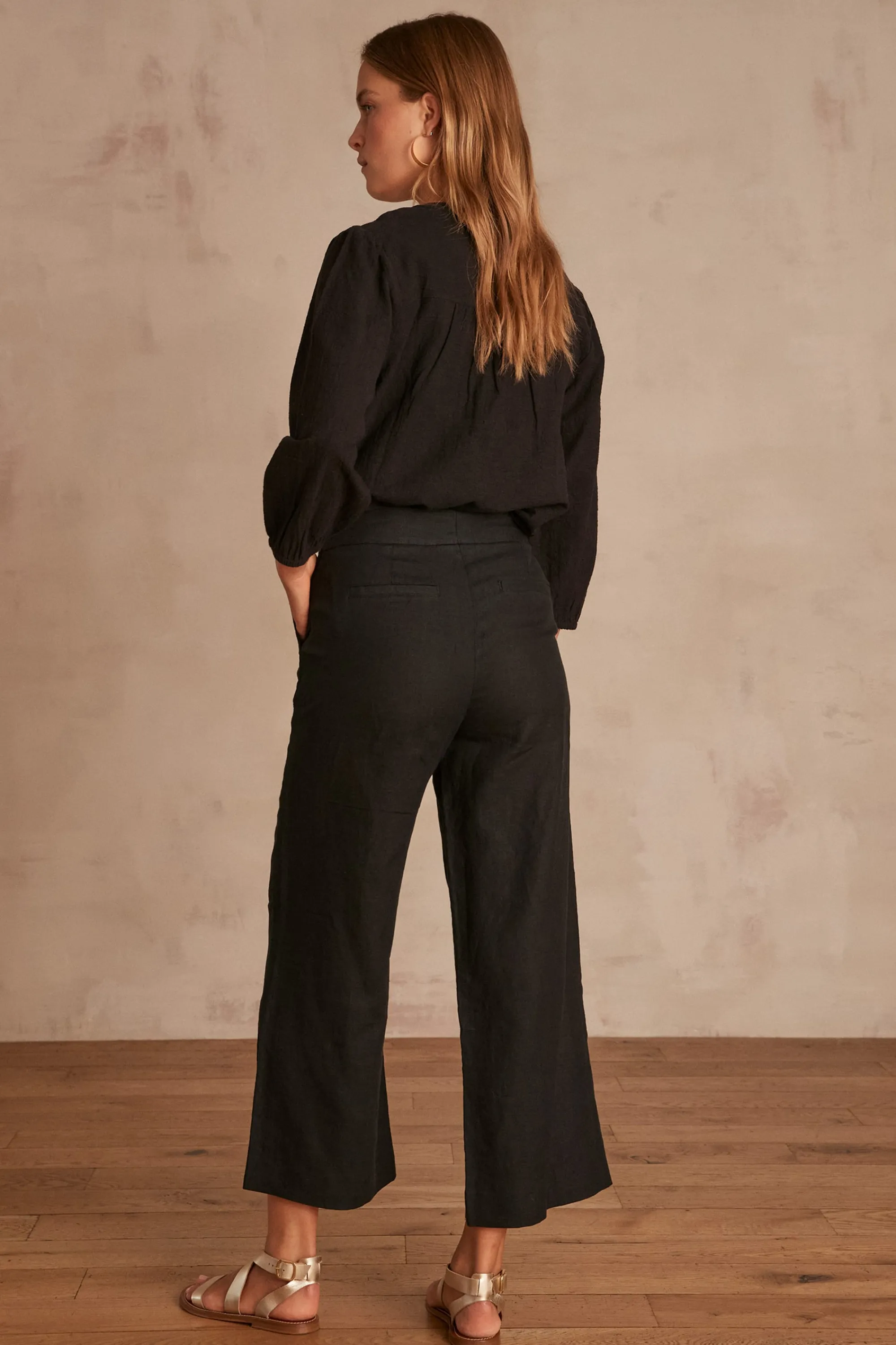 Maison 123 Pantalons Fluides | Pantalons Larges>Pantalon droit en lin Pio Produit labellisé We Care mettant en avant l'utilisation de matières plus responsables et la valorisation de la production locale NOIR